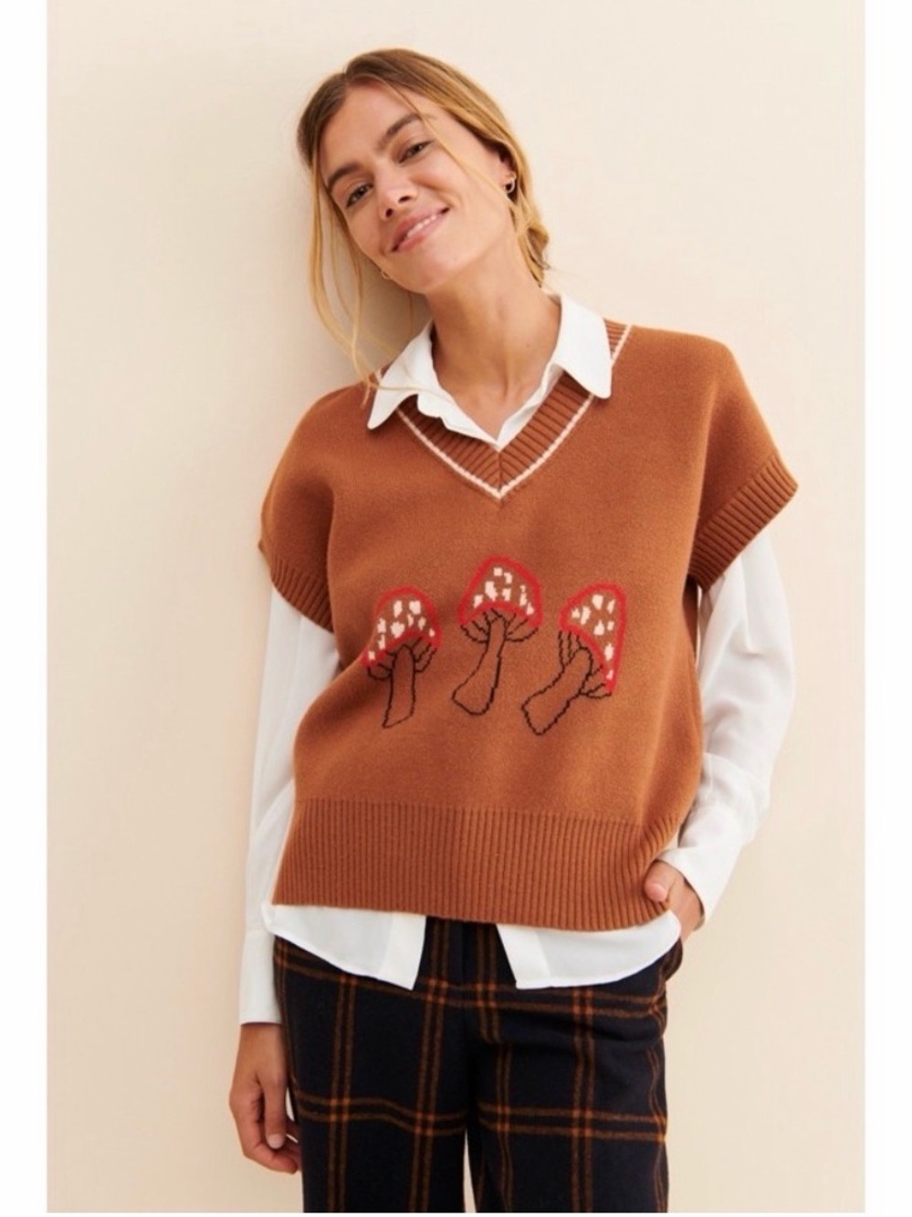 Lisa Says Gah Fangio Sweater Vest Brown Mushroom Graphic V-Neck Cap Sleeve M/L - Picture 2 of 7